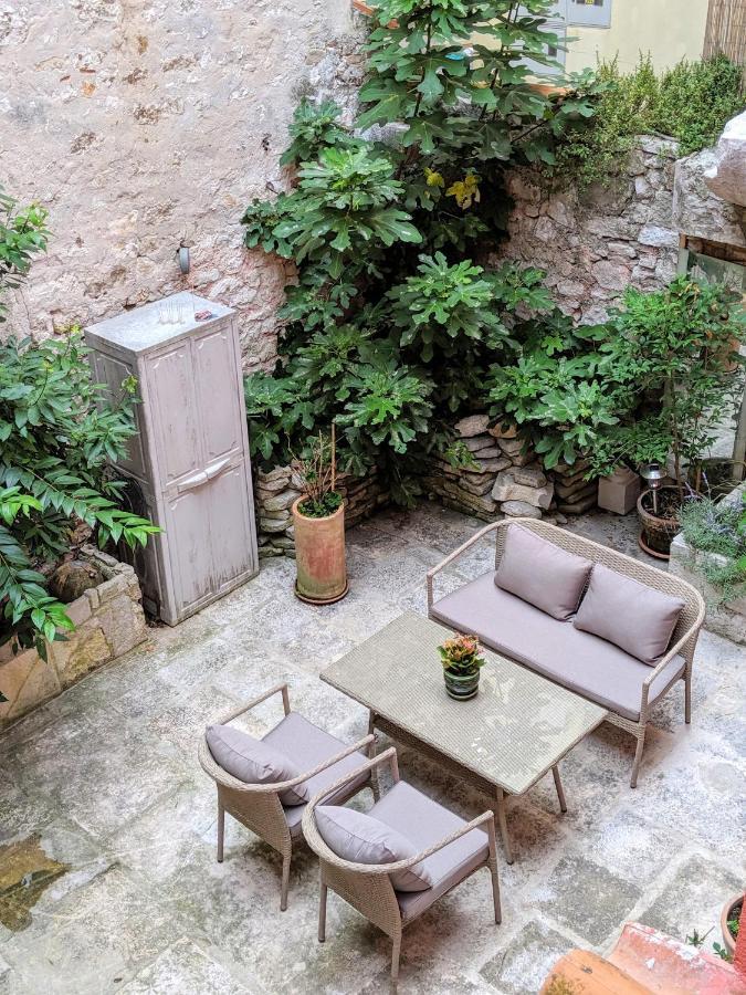 Private Courtyard Medieval Stone Home In Old Town Rovinj Exterior foto